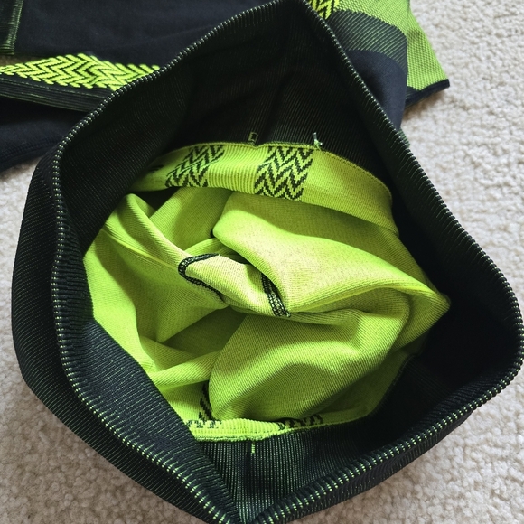 Fabletics Seamless High-Waisted Linework Leggings - Picture 6 of 6